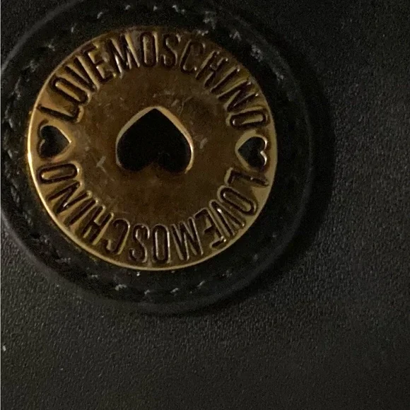 Low Start Love Alert 🔔 Moschino Crossbody Bag Black with Studded Gold Hearts - Picture 6 of 11